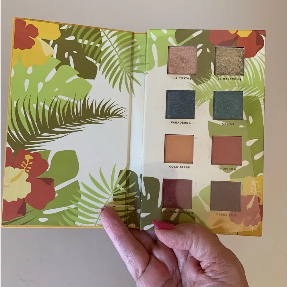 Alamar Reina Del Caribe Eyeshadow Palette